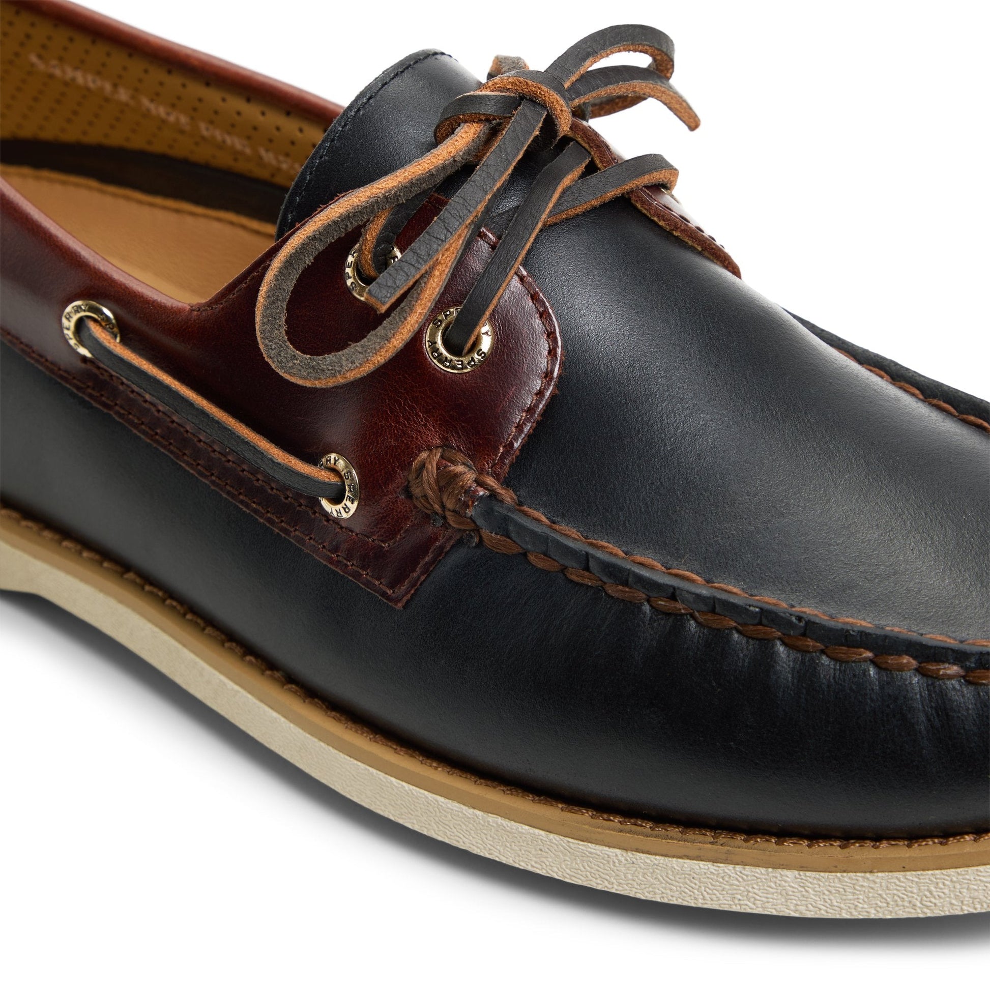 Gold Authentic Original™ 2-Eye Lite Boat Shoe Black Combo Men's Leather Sperry