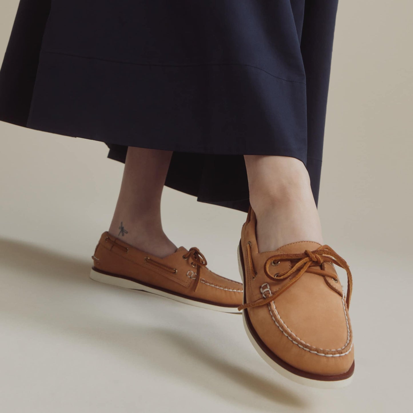Gold Authentic Original™ 2-Eye Lite Boat Shoe Tan Women's Women Sperry