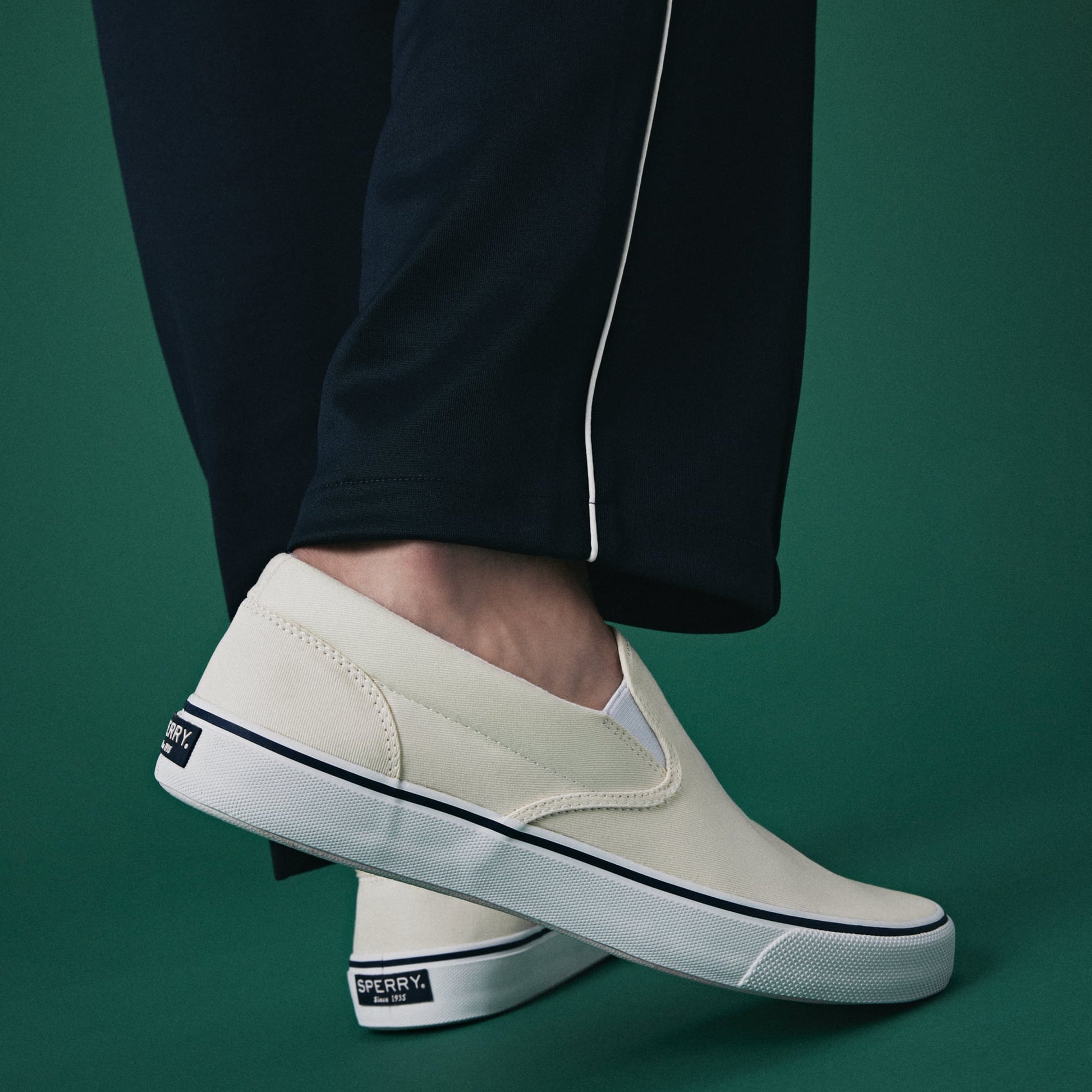 Striperii so White Unisex Sneakers Sperry