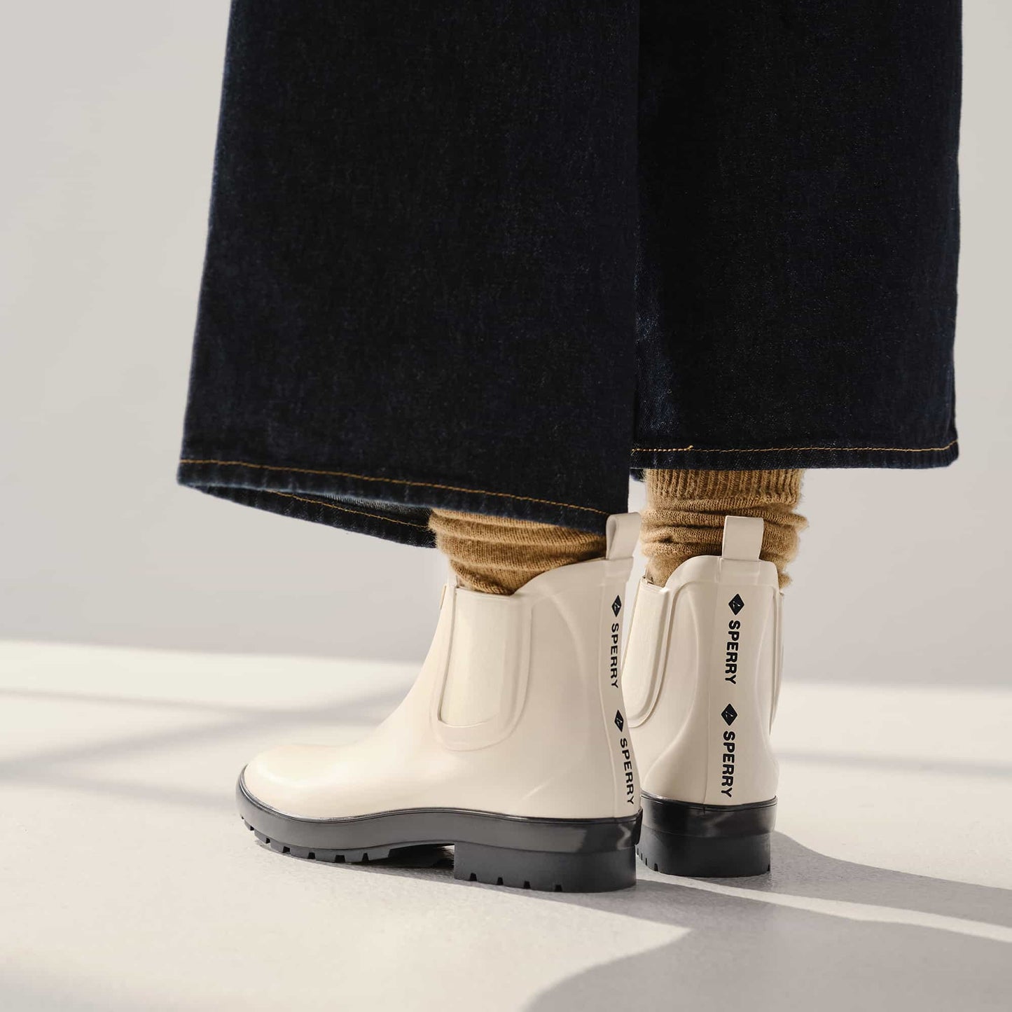 Drizzle Chelsea Rain Boot Cream Sperry