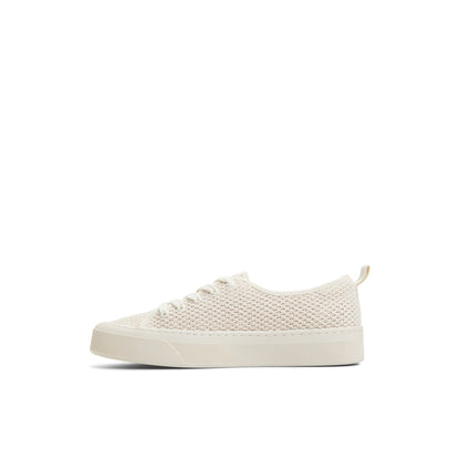 Candyltt Ecru Women's Oxfords & Loafers Sperry