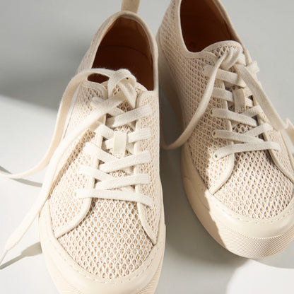 Candyltt Ecru Women's Oxfords & Loafers Sperry